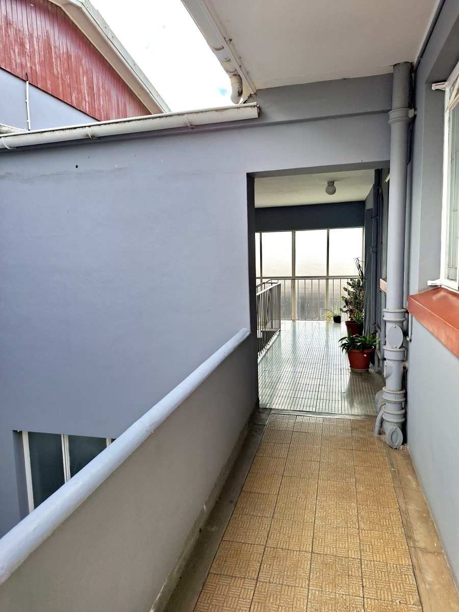 2 Bedroom Property for Sale in Uitenhage Central Eastern Cape